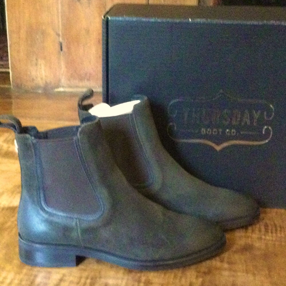 Thursday Boot Co Dark Olive Suede Duchess Boot size 7.5 new in box